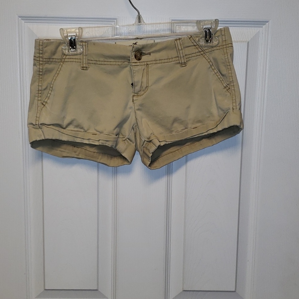 Hollister shorts worn twice great condition
